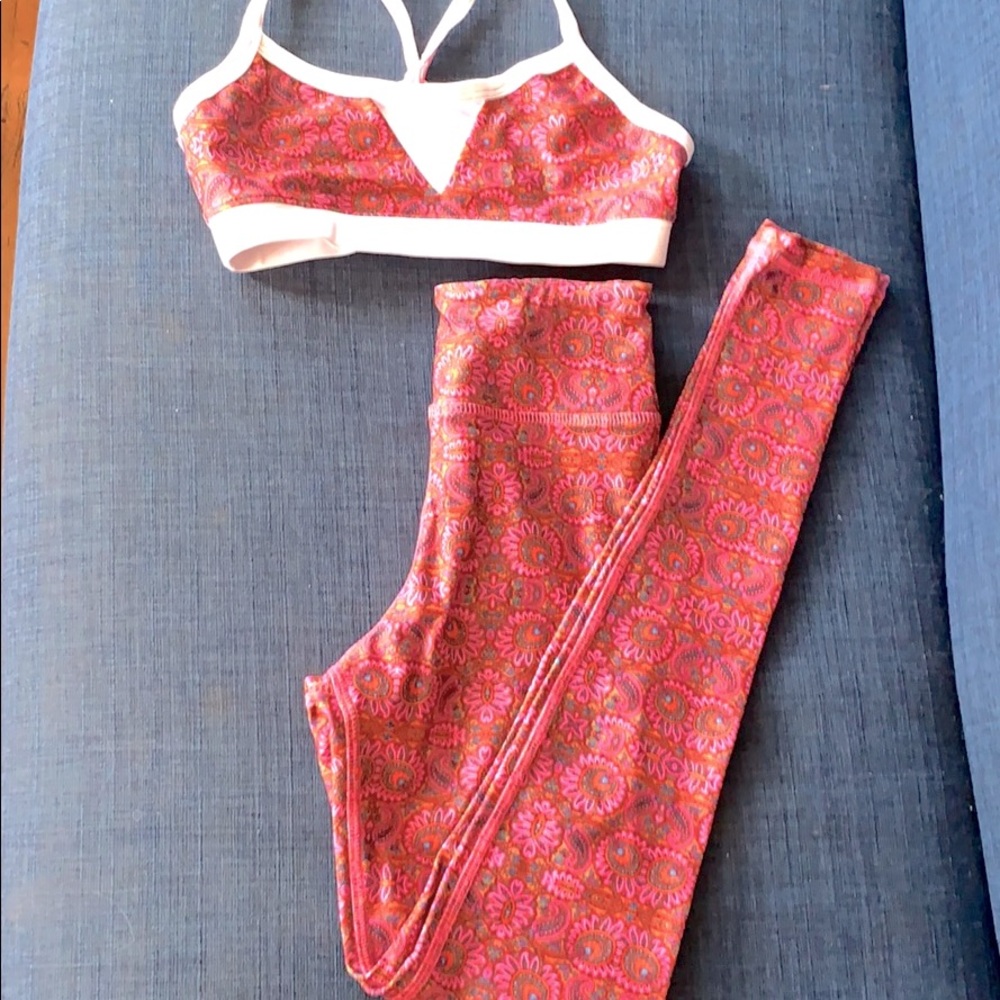 NWOT workout set (sports bra & pants)